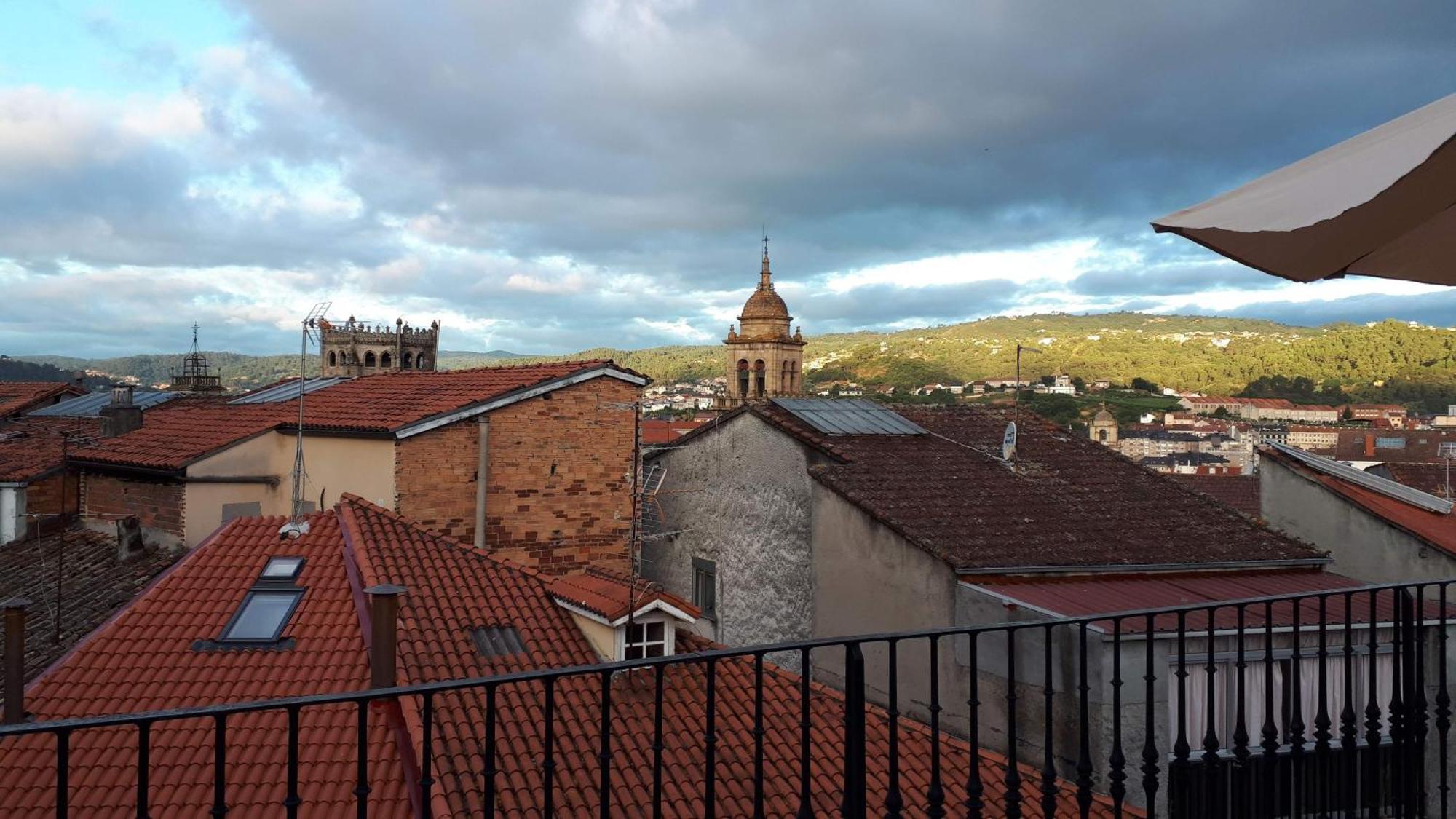 Apartamento Con Terraza En El Casco Historico Ourense Bagian luar foto